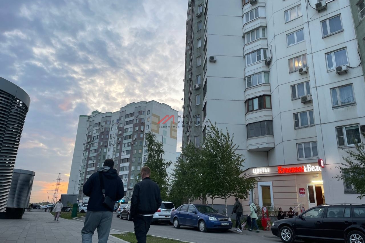 Продажа помещения с арендатором Красное и Белое