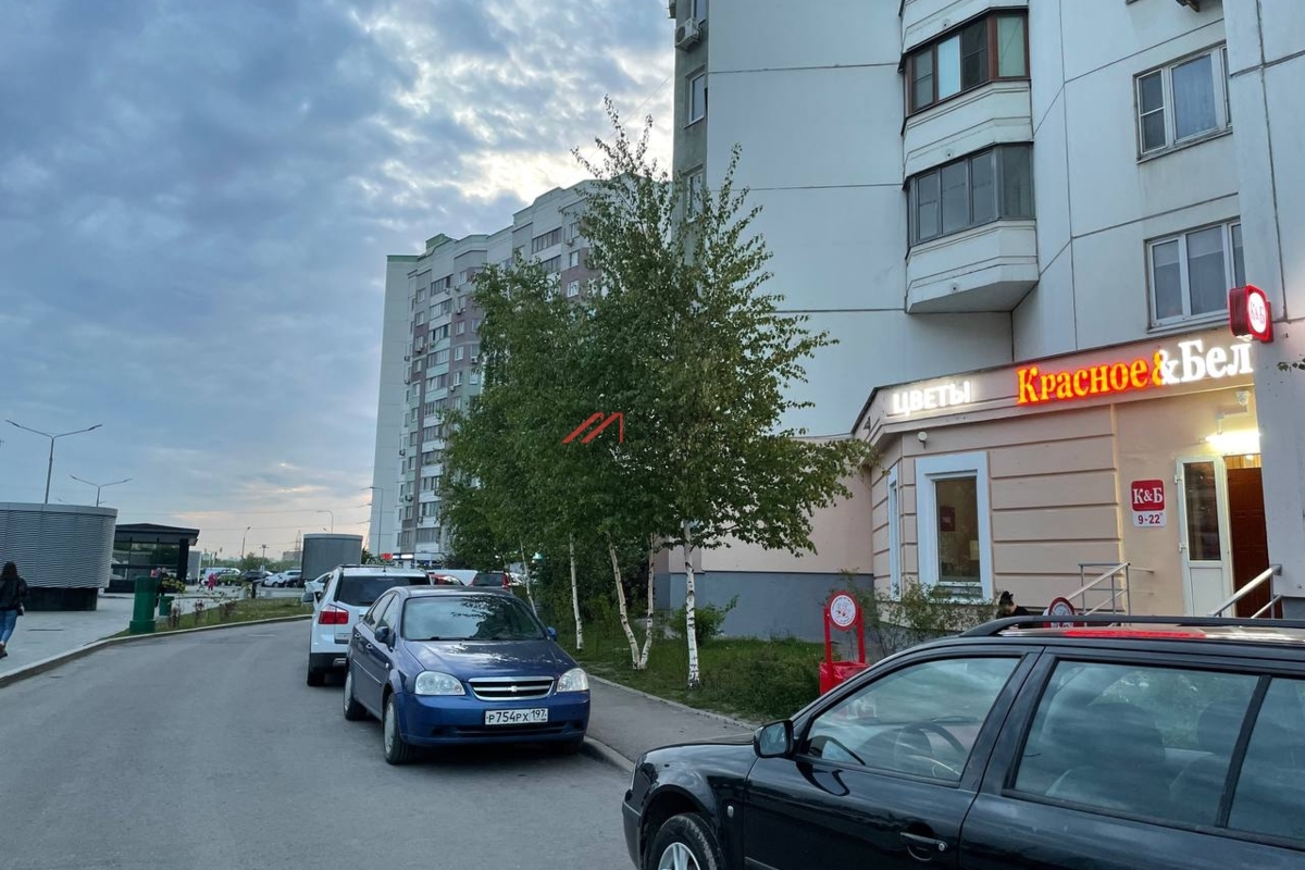 Продажа помещения с арендатором Красное и Белое