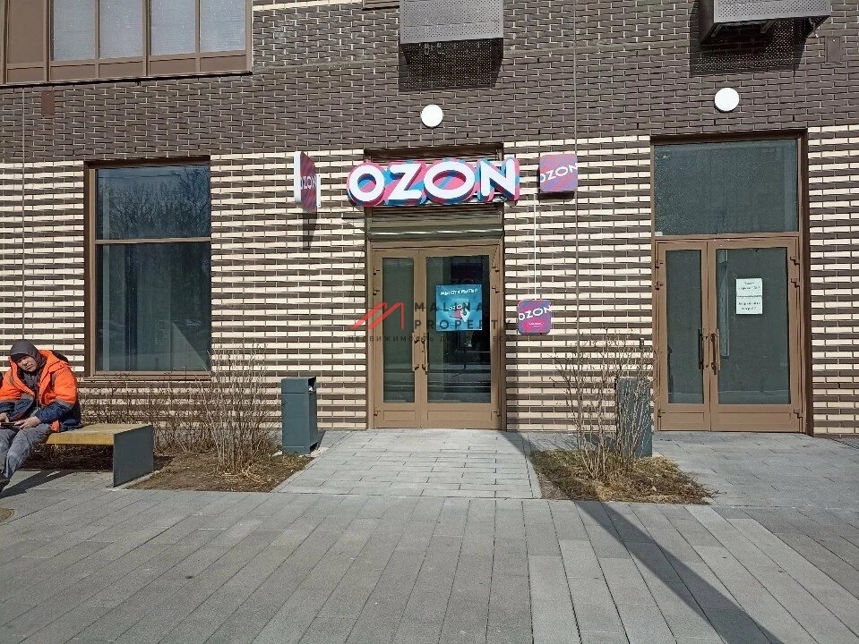 Продажа помещения с арендаторами на Севастопольском проспекте