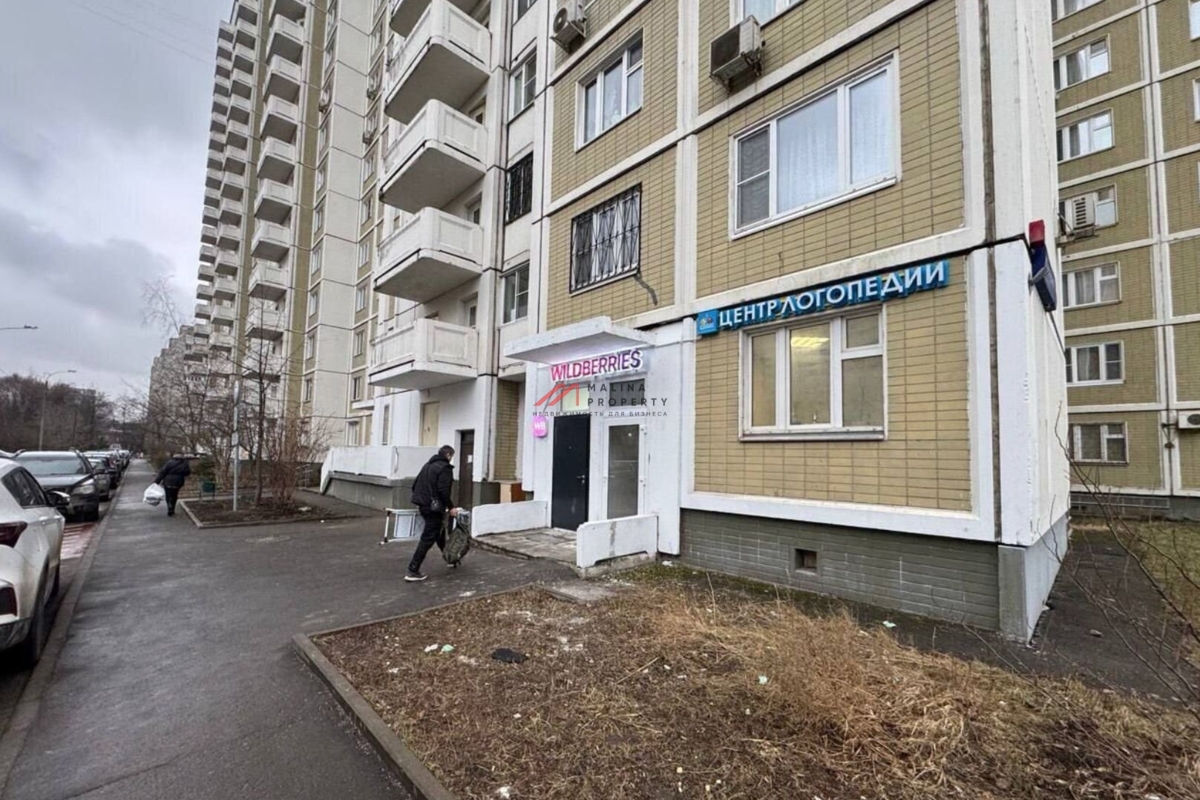 Продажа помещения с арендаторами на Славянском бульваре