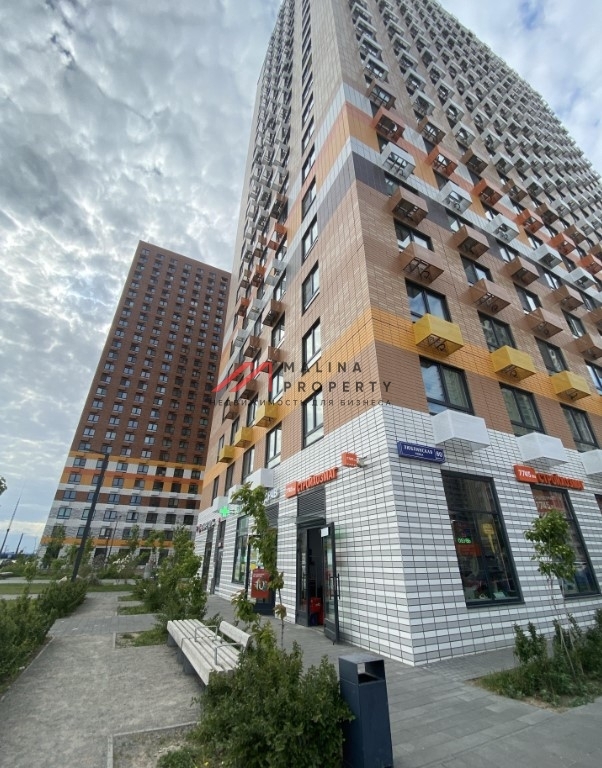 Продажа торгового помещения с арендатором Винотека 