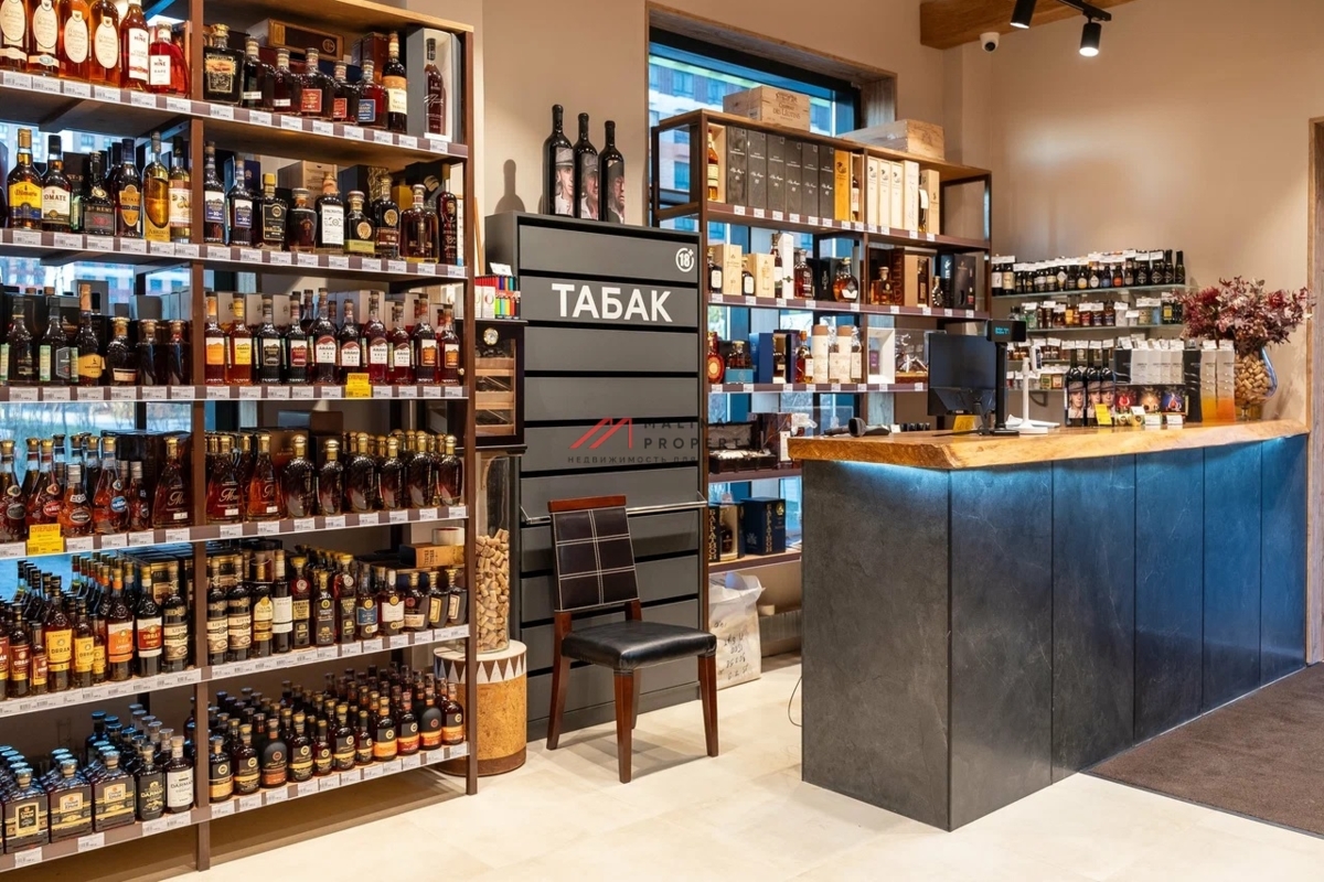 Продажа торгового помещения с арендатором Винотека 