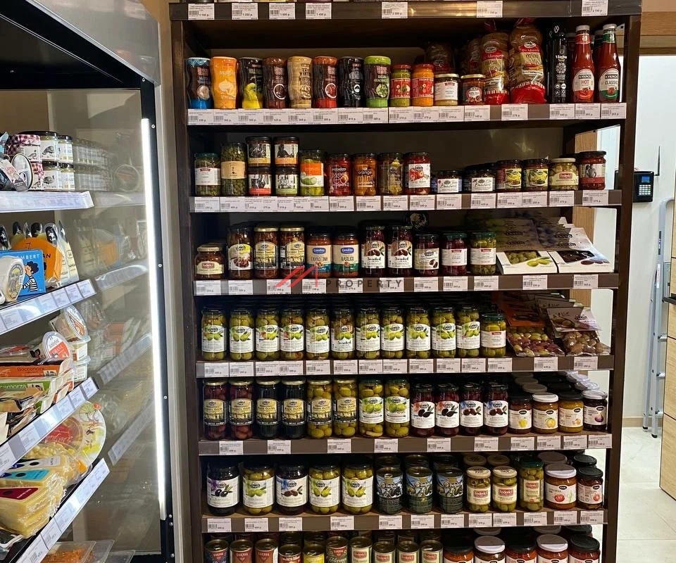 Продажа торгового помещения с арендатором Винотека 