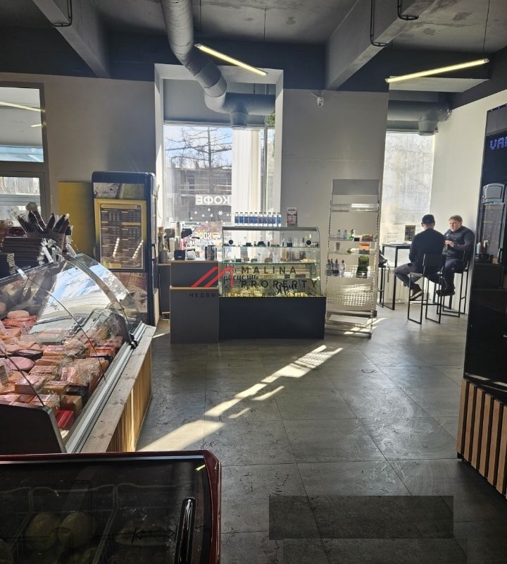 Продажа торгового помещения с арендаторами 