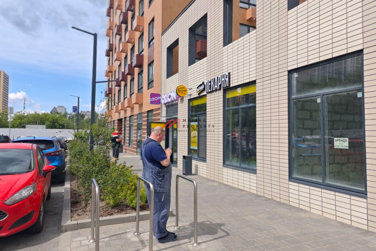 Продажа торгового помещения с пекарней Буханка и Озоном