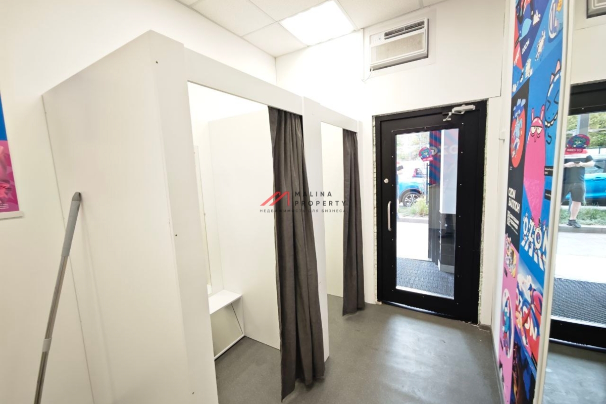 Продажа торгового помещения с пекарней Буханка и Озоном