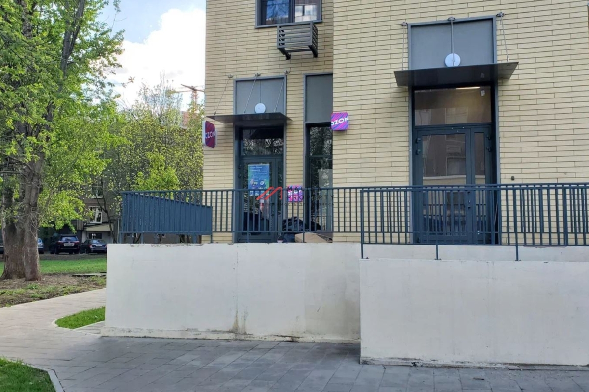 Продажа нежилого помещения в новом доме в Москве