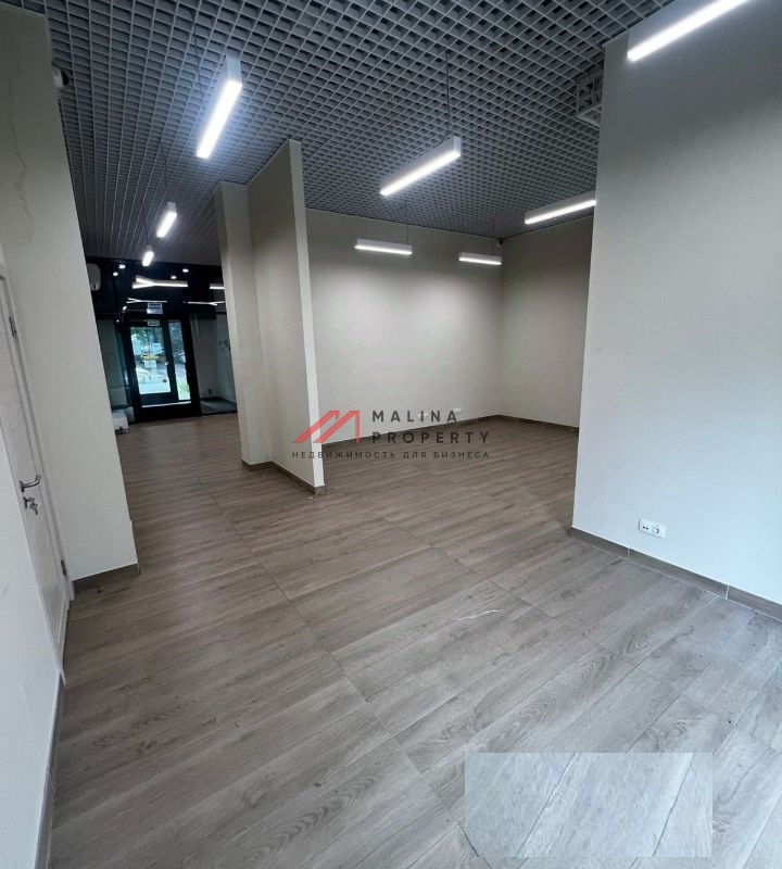 Продажа торгового помещения в новом доме 