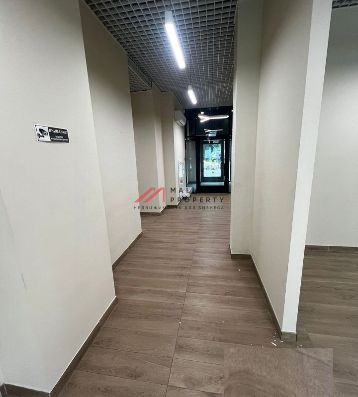 Продажа торгового помещения в новом доме 