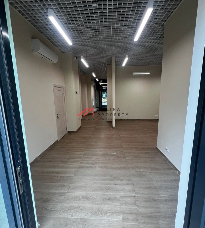 Продажа торгового помещения в новом доме 