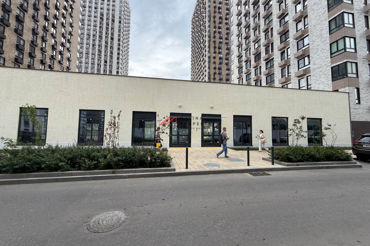 Продажа торгового помещения с супермаркетом Дикси