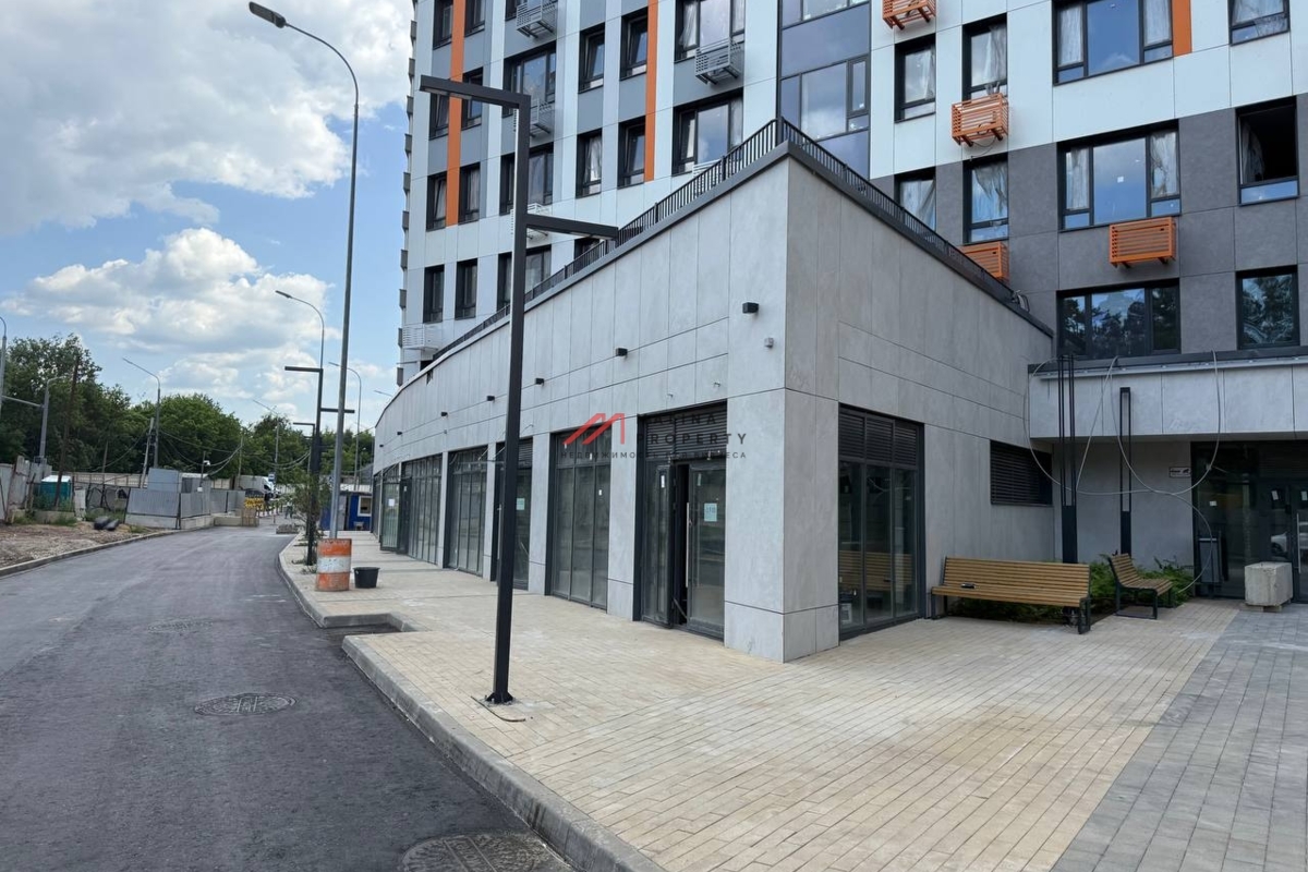 Продажа торгового помещения в ЖК "Спутник"