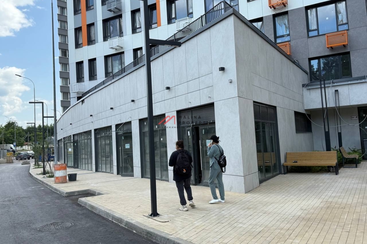 Продажа торгового помещения в ЖК "Спутник"