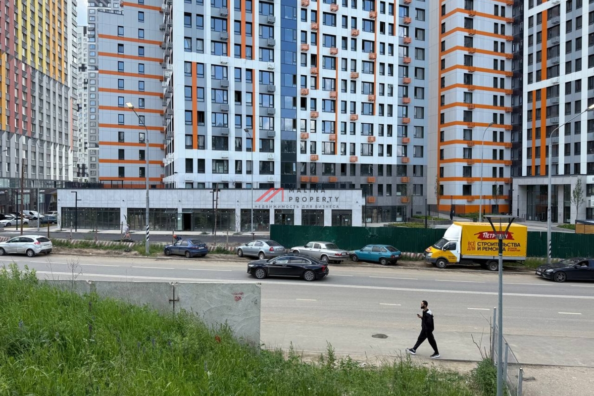 Продажа торгового помещения в ЖК "Спутник"