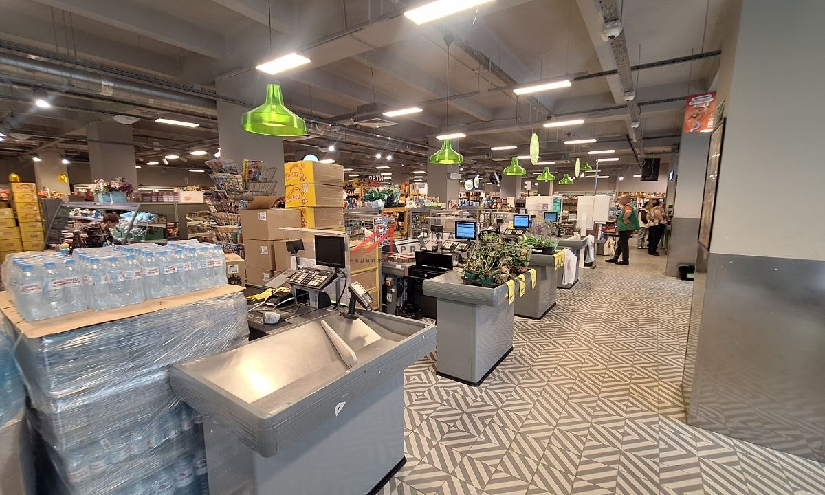 Продажа здания с сетевыми арендаторами