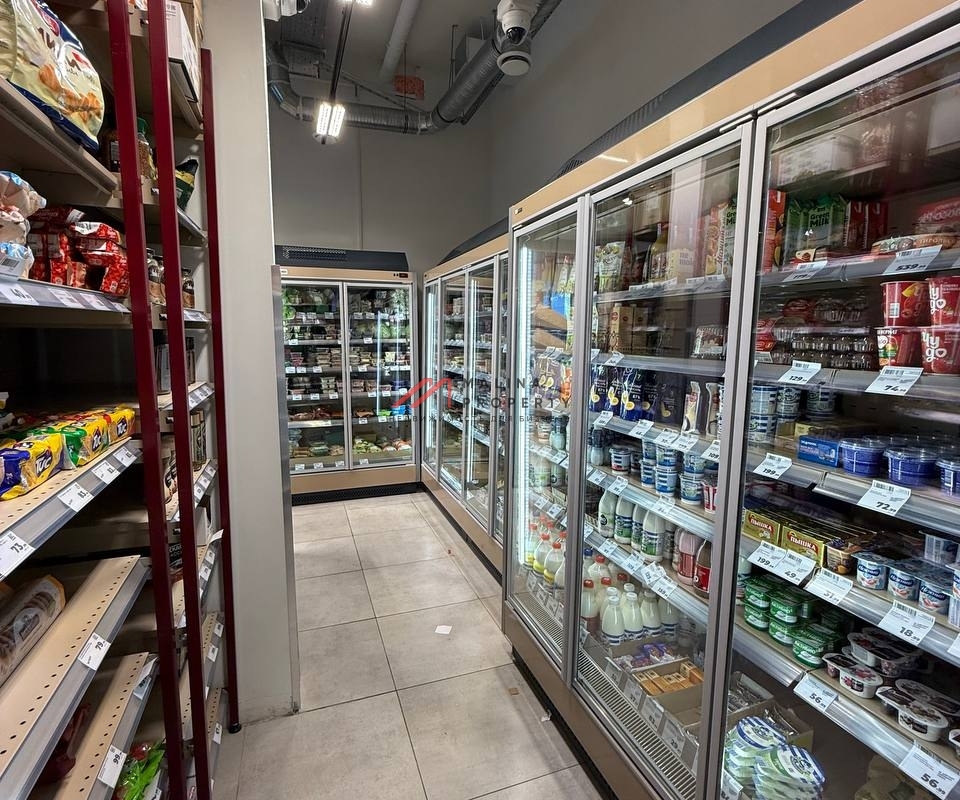 Продажа помещения c Магнитом и Горздравом