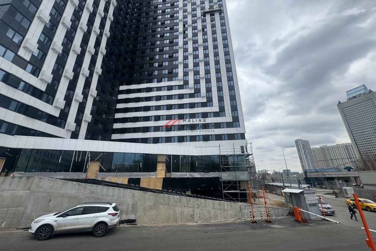 Продажа торгового помещения в ЖК "Аист"