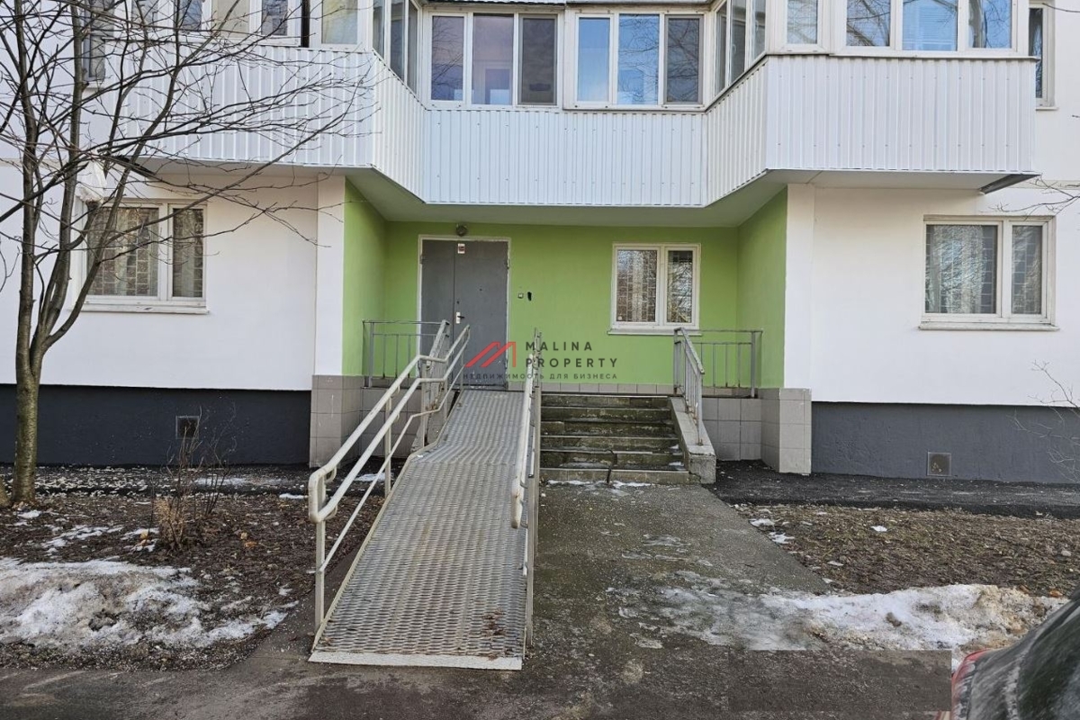 Продажа нежилого помещения с арендаторами в Ясенево