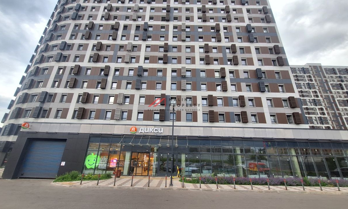 Продажа помещения с арендатором Дикси у метро Спартак