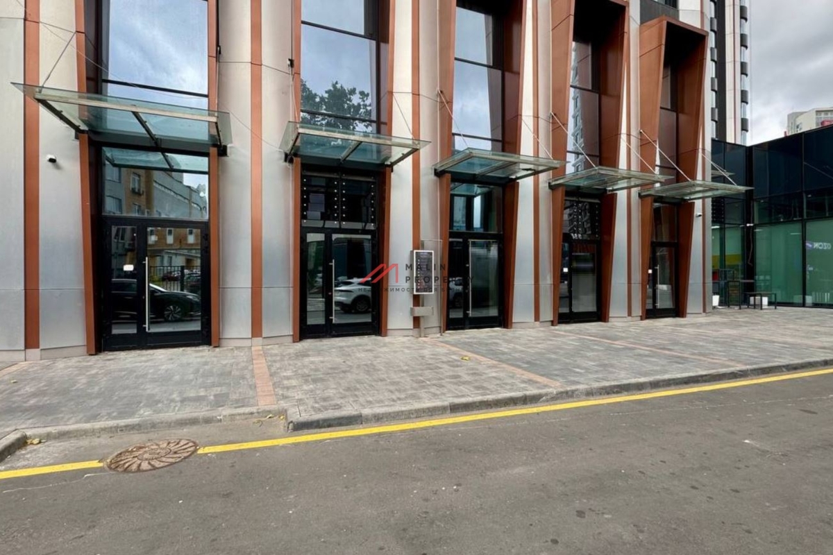 Продажа торгового помещения в жилом комплексе Режиссёр