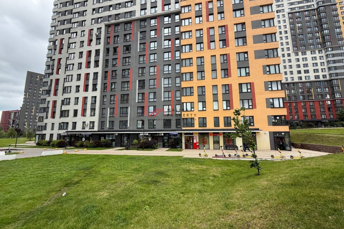 Продажа  помещения в центре жилого комплекса