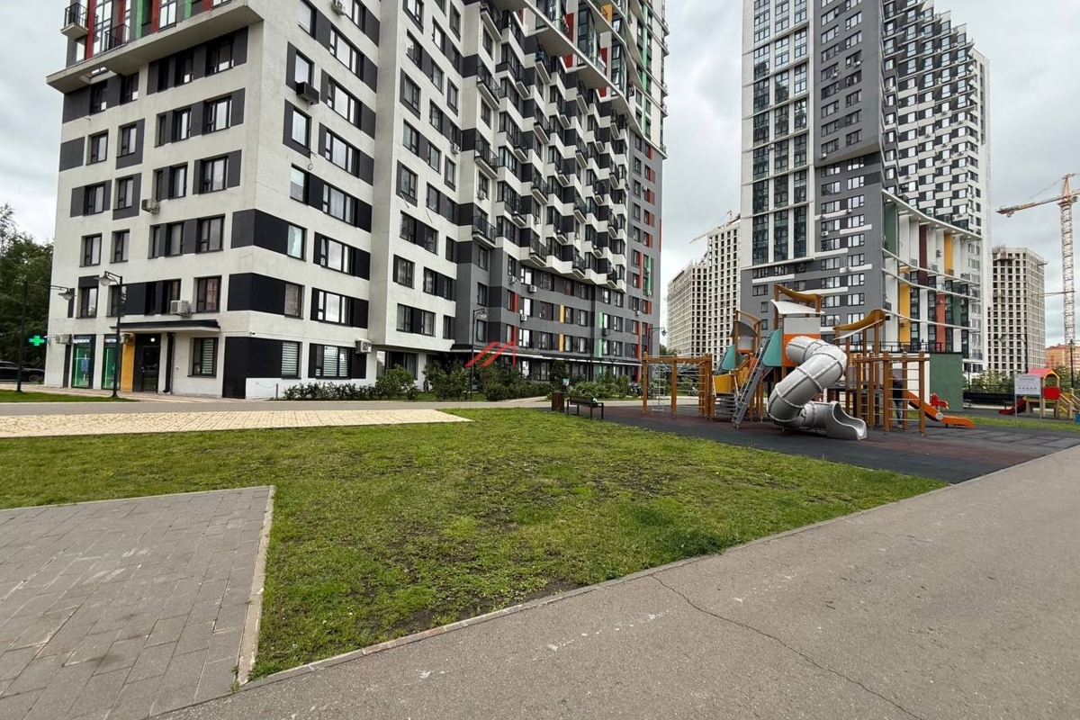 Продажа  помещения в центре жилого комплекса