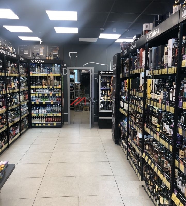 Продажа помещения с арендатором Винлаб 