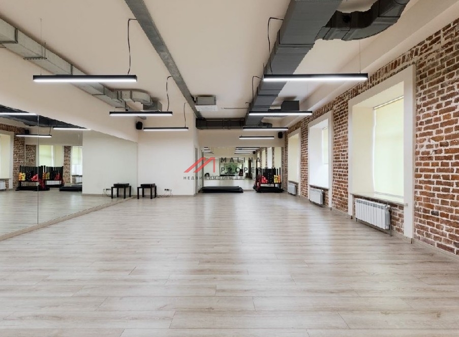 Аренда торгового особняка  в центре