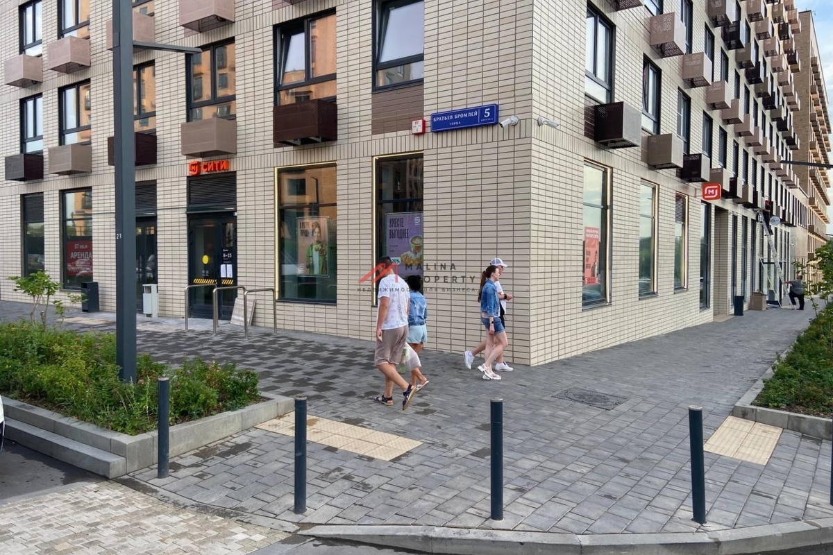 Продажа помещения с "Магнитом" на 1-й линии ЖК