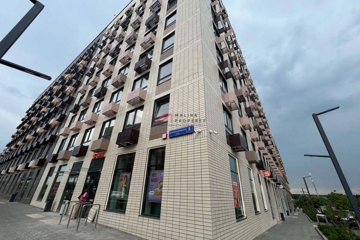 Продажа помещения с "Магнитом" на 1-й линии ЖК