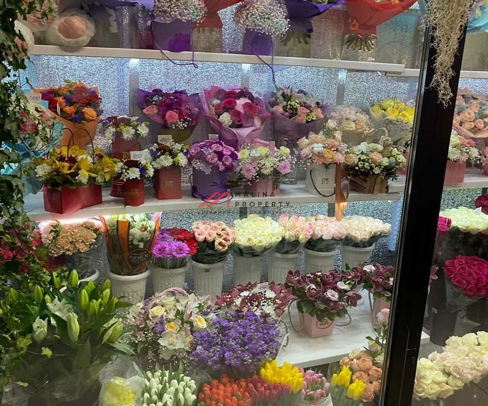 Продажа помещения с арендатором салон цветов