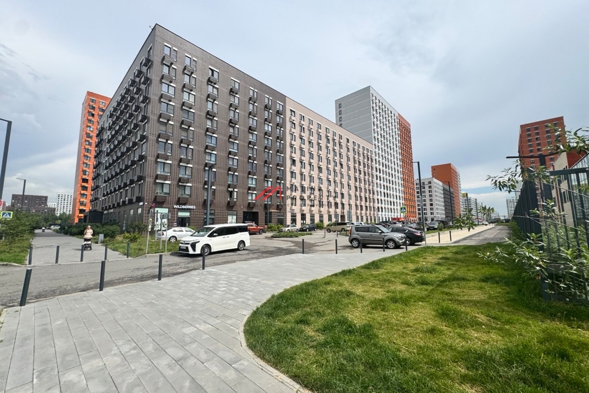 Продажа торгового помещения в ЖК "Бунинские луга" 