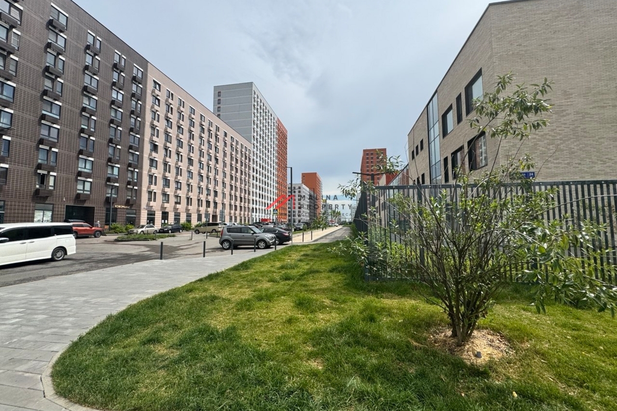 Продажа торгового помещения в ЖК "Бунинские луга" 