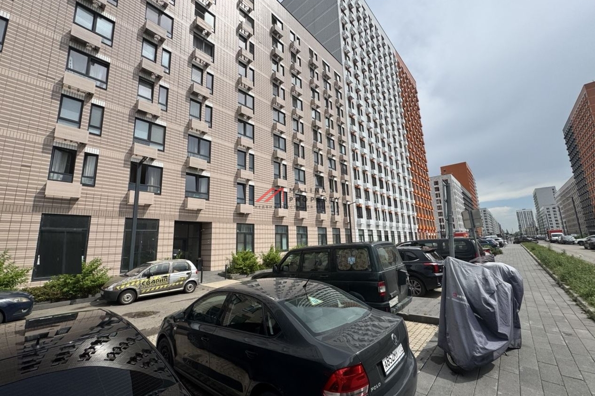 Продажа торгового помещения в ЖК "Бунинские луга" 