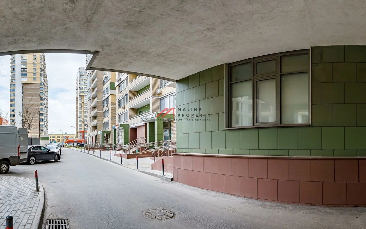 Продажа помещения с арендаторами в ЖК "На Мельникова" 