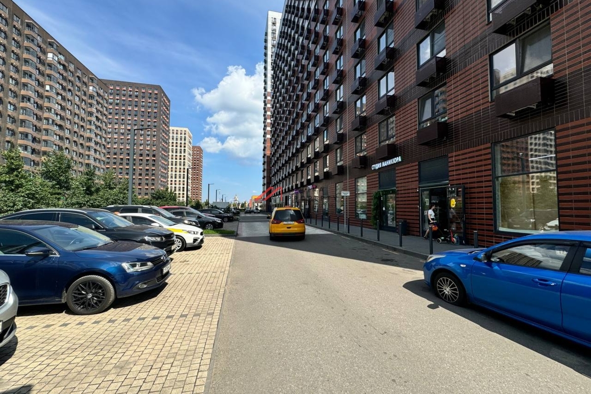 Продажа нежилого помещения в ЖК Белая Дача