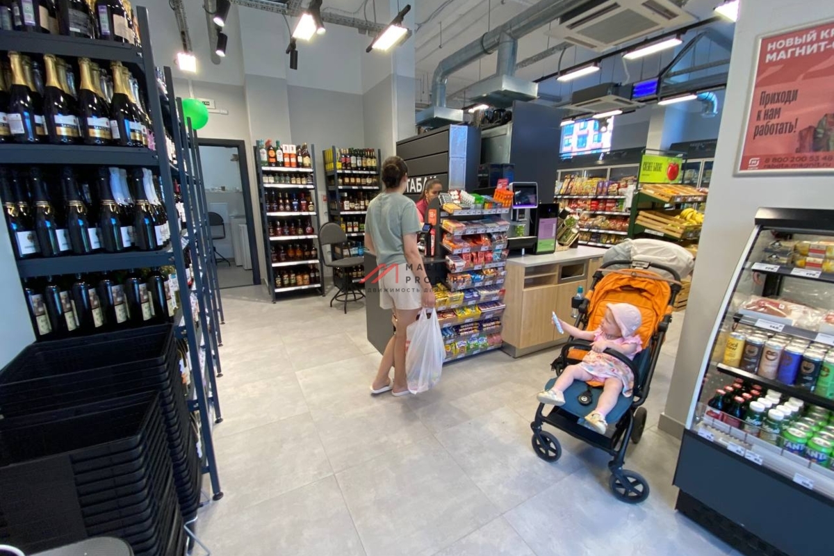 Продажа помещения с "Магнитом" на 1-й линии ЖК