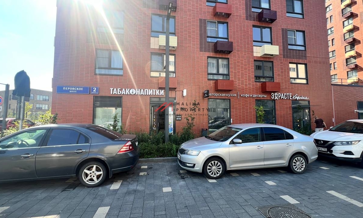 Продажа помещения на 1-й линии ЖК с арендатором