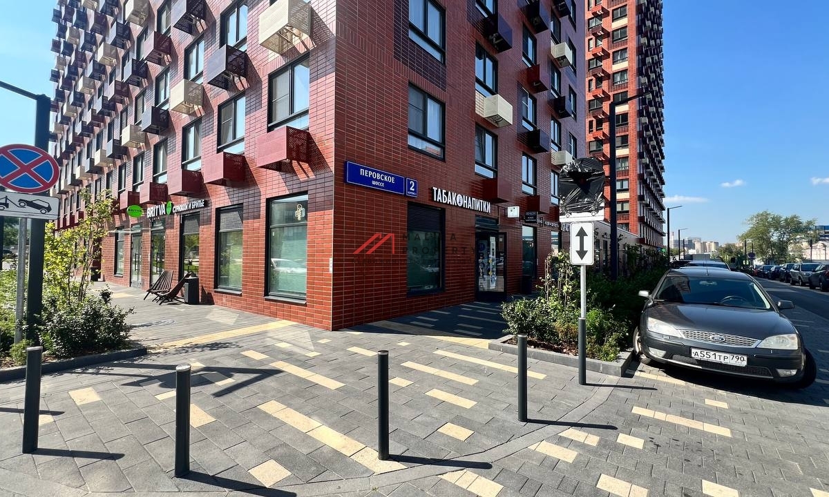 Продажа помещения на 1-й линии ЖК с арендатором