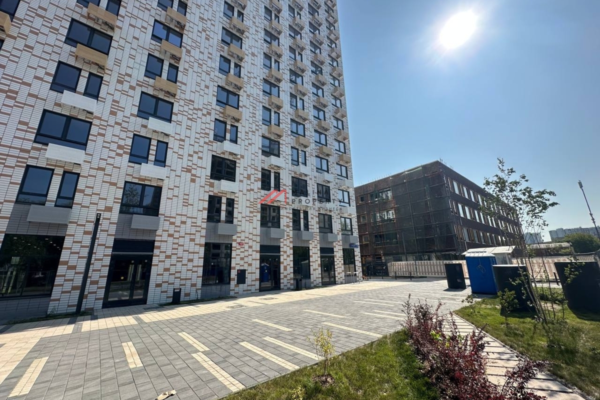 Продажа помещения в ЖК "Кольская 8" на 1-й линии