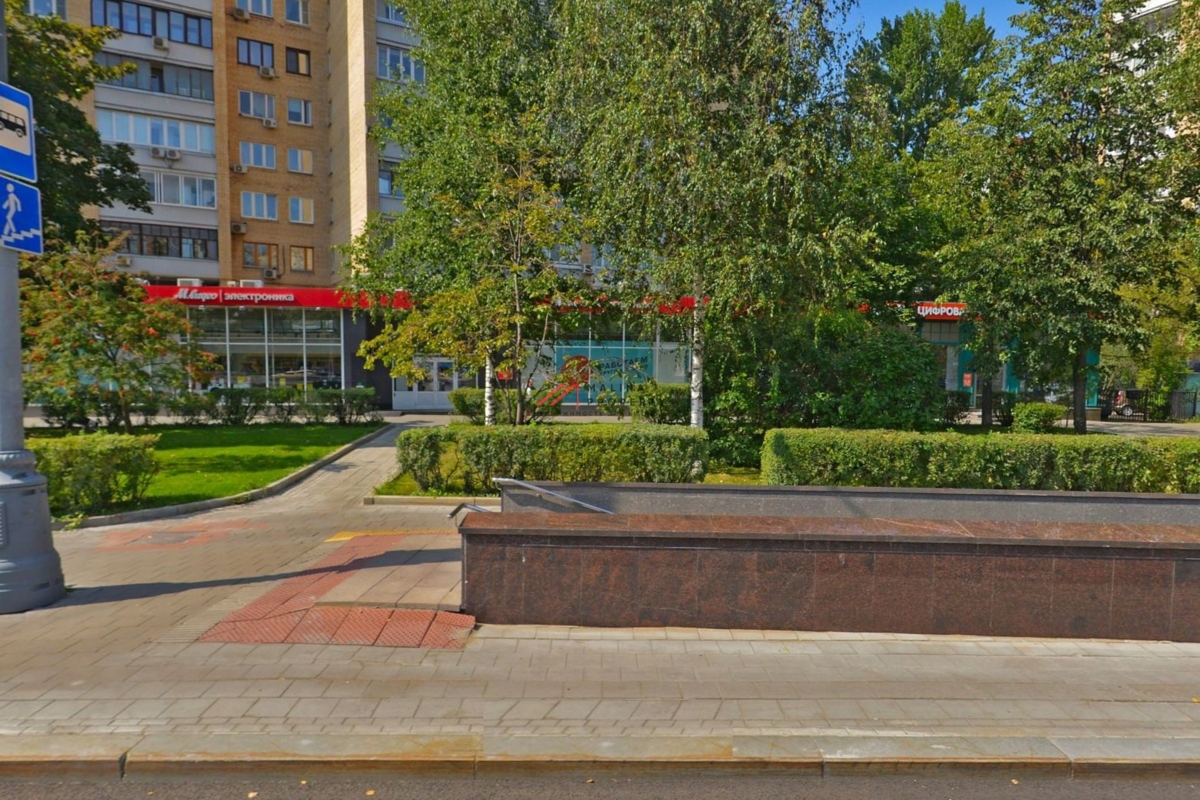 Продажа торгового помещения с магазином М.Видео в Москве