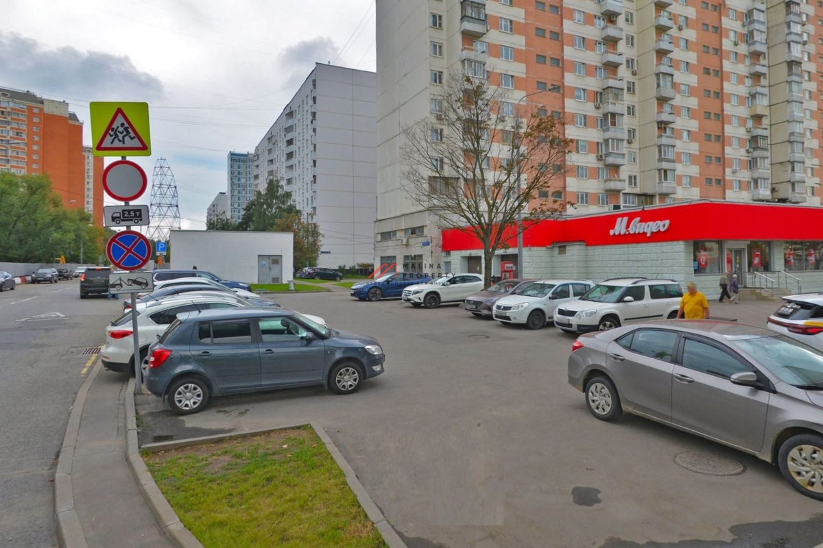 Продажа помещения с магазином М. Видео на Октябрьском поле