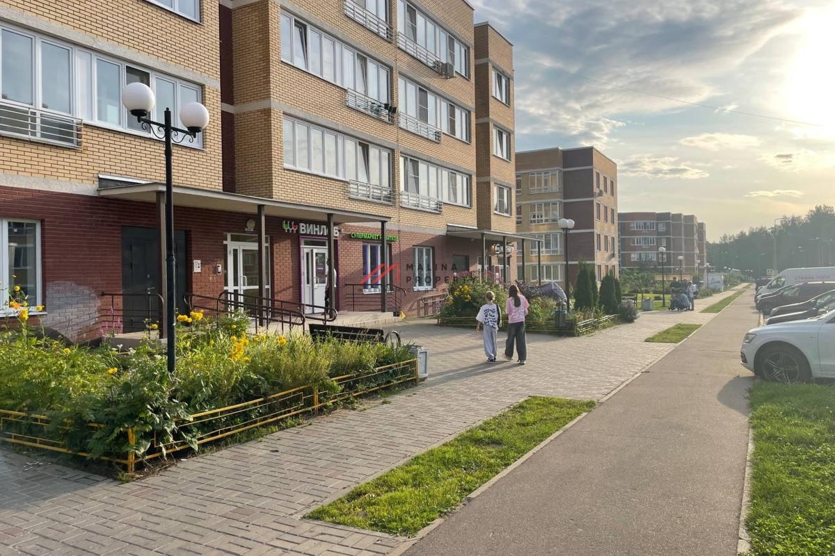 Продажа торгового помещения с арендатором Винлаб