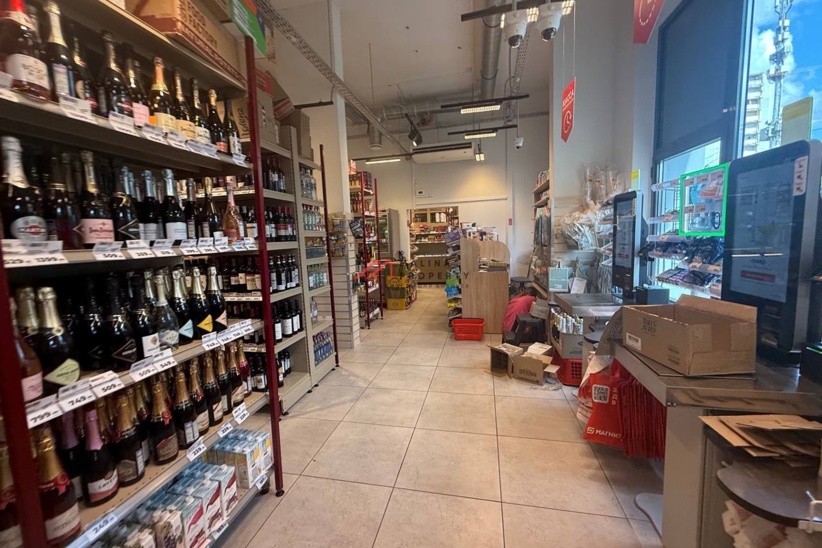 Продажа помещения c Магнитом и Горздравом