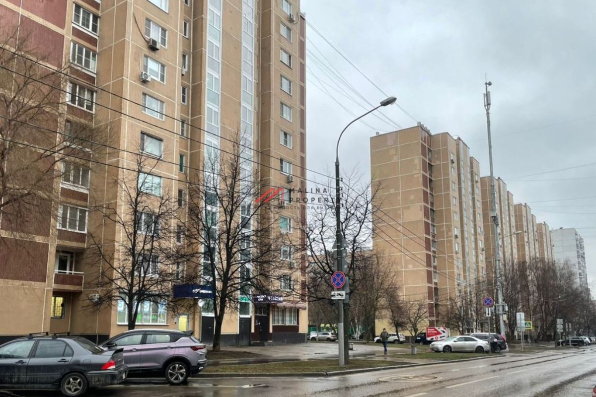 Продажа торгового помещения с арендаторами в Отрадном