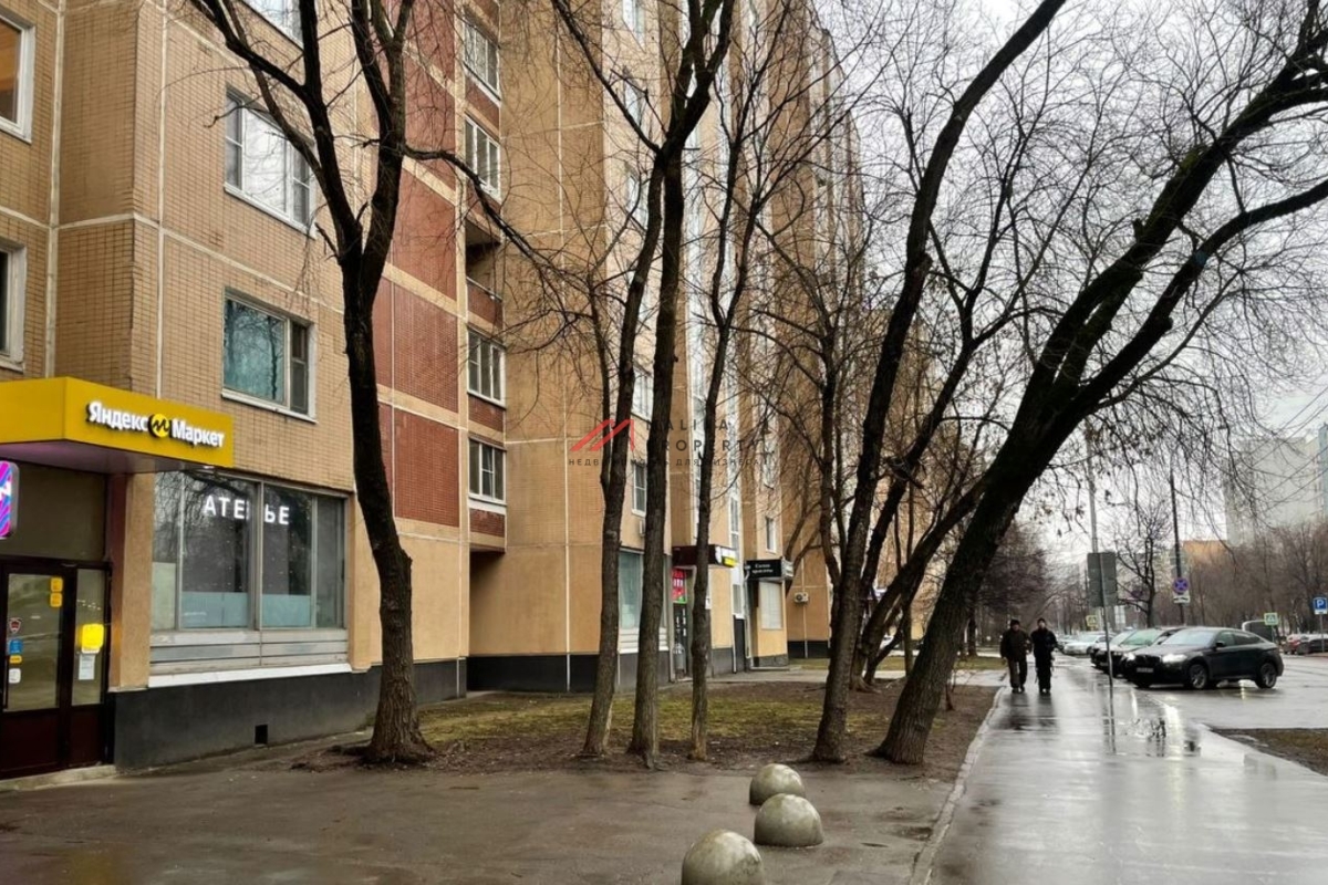 Продажа торгового помещения с арендаторами в Отрадном