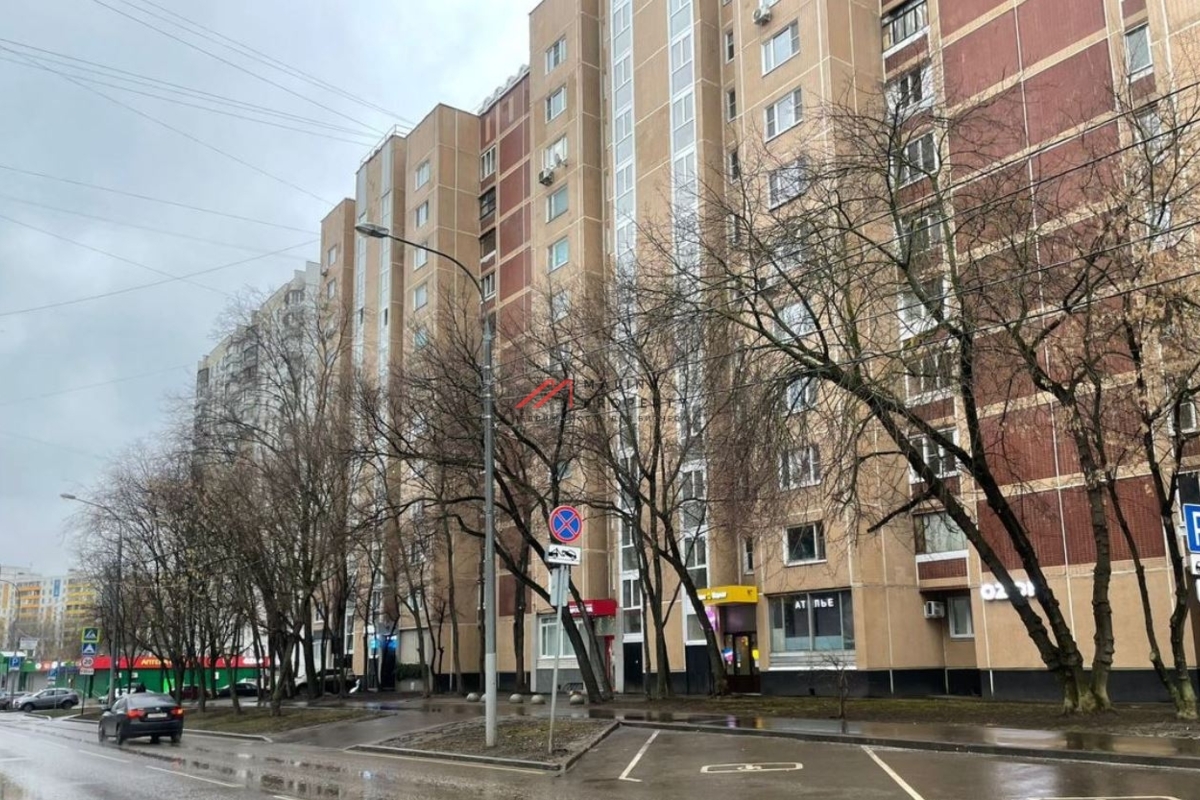 Продажа торгового помещения с арендаторами в Отрадном