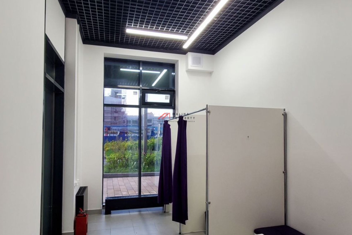 Продажа нежилого помещения с  Wildberries на Сиреневом бульваре