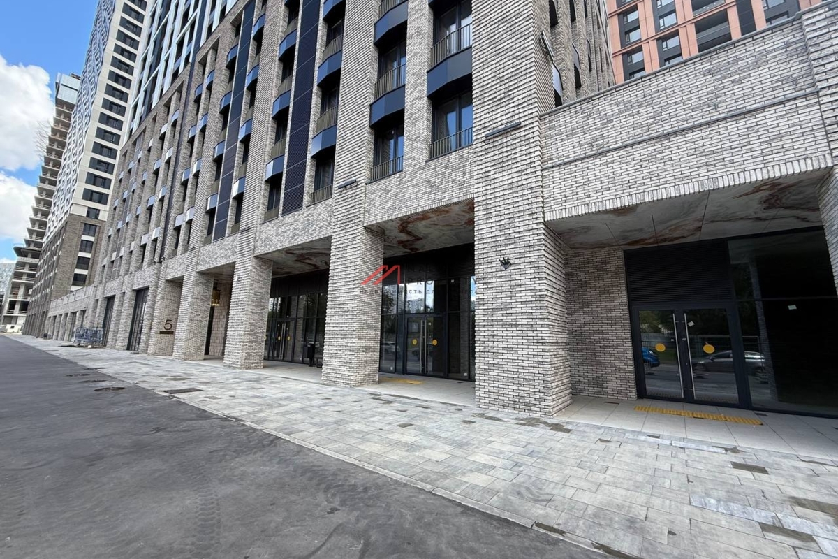 Продажа торгового помещения в ЖК "EVER". 1-я линия