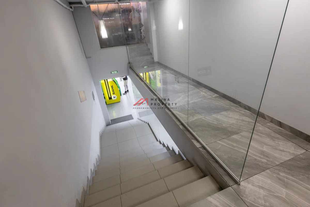 Продажа помещения с арендаторами на выходе из метро